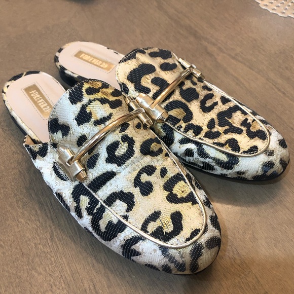NEW FOREVER21 Leopard Cheetah Animal Print Shimmer Gold Metal Slip On Flat Mules - Picture 1 of 8